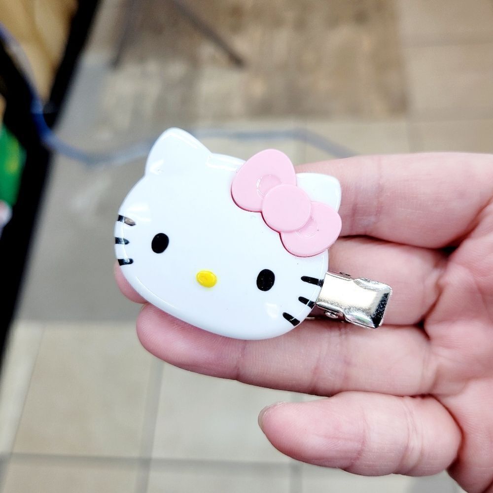 Brand New Sanrio Hello Kitty Hair Clips - Picture 3 of 6
